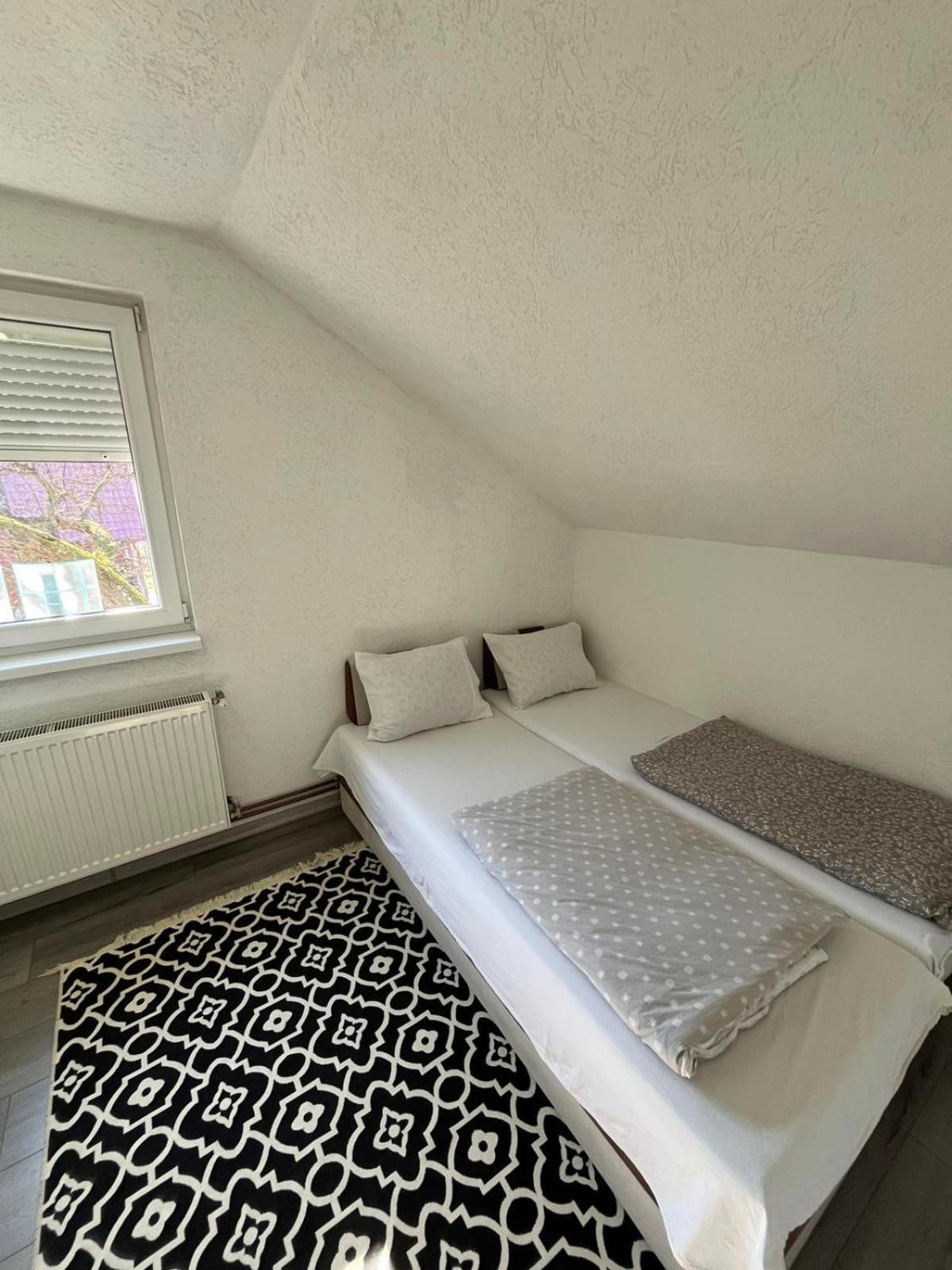 Apartman All Seasons Hotonj Exterior foto